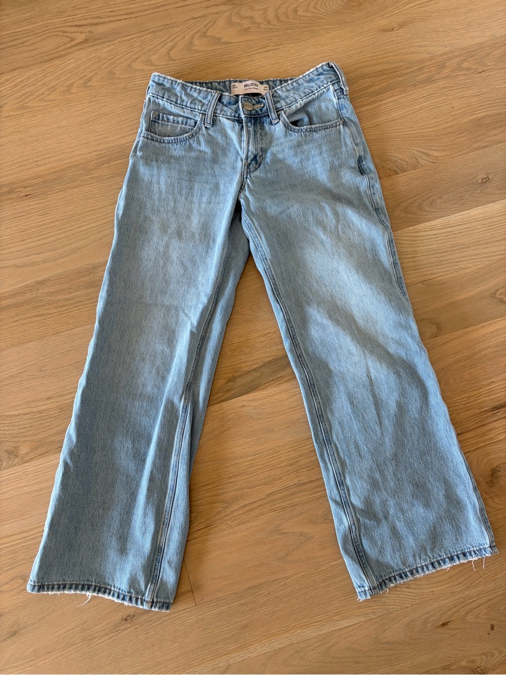 Hollister Light Wash Low-Rise Baggy Jeans